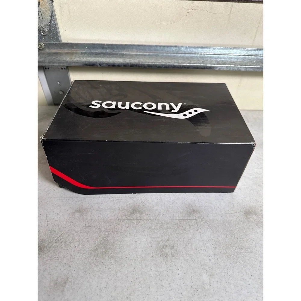 Saucony Spitfire 5 Men's Track Spikes - Black/White, Size 8.5